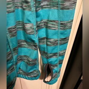 Lukka Hooded Sweashirt Small Womens Long Sleeve Pullover Thumb Holes Casuals